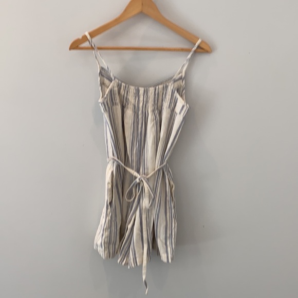 Uniqlo size small women’s romper - Picture 3 of 6